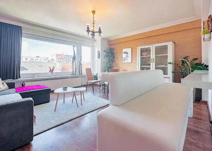 2 Bedroom Cozy In Apartment *