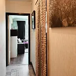 2 Bedroom Cozy In Apartment *